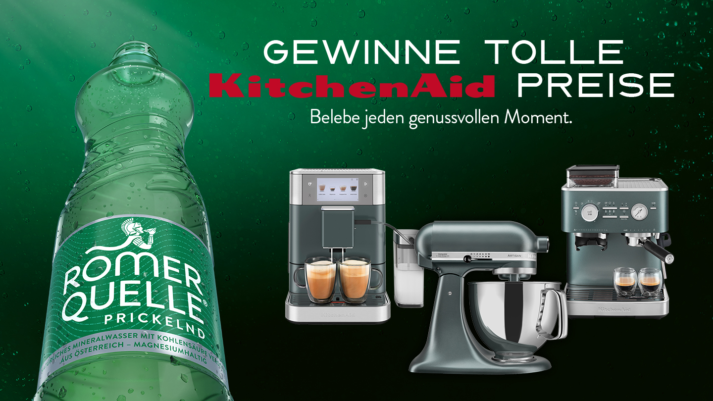 Banner mit einer Flasche Römerquelle und dem Text „Gewinne tolle KitchenAid Preise - Belebe jeden genussvollen Moment.“