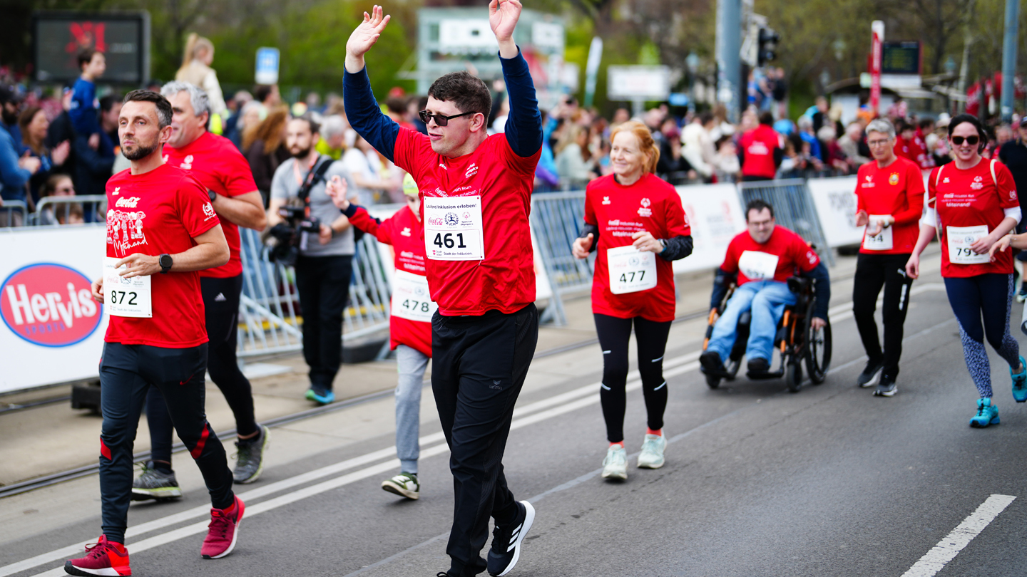 Teilnehmer:innen des Inclusion Runs 2025