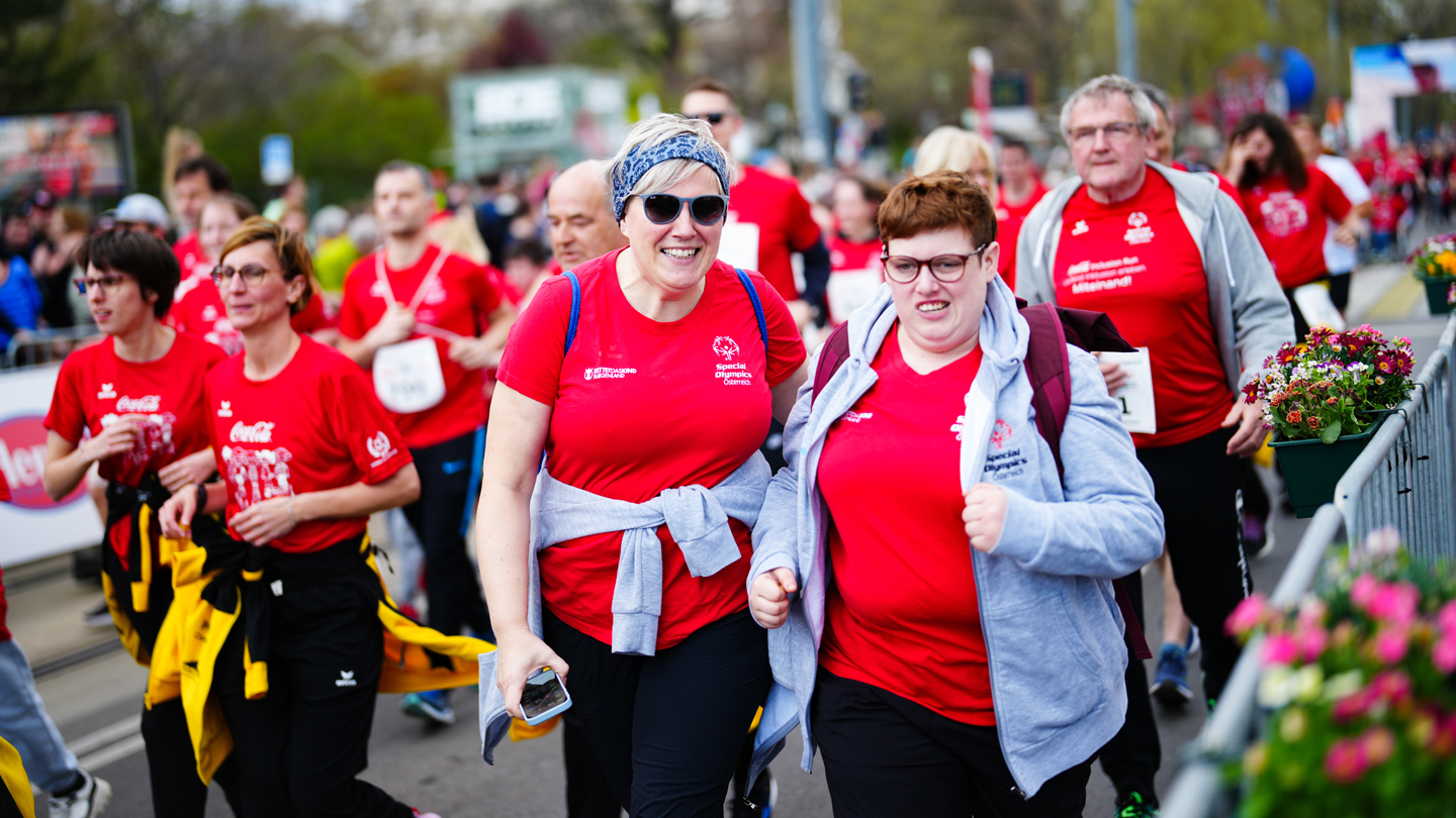 Teilnehmer:innen des Inclusion Runs 2025