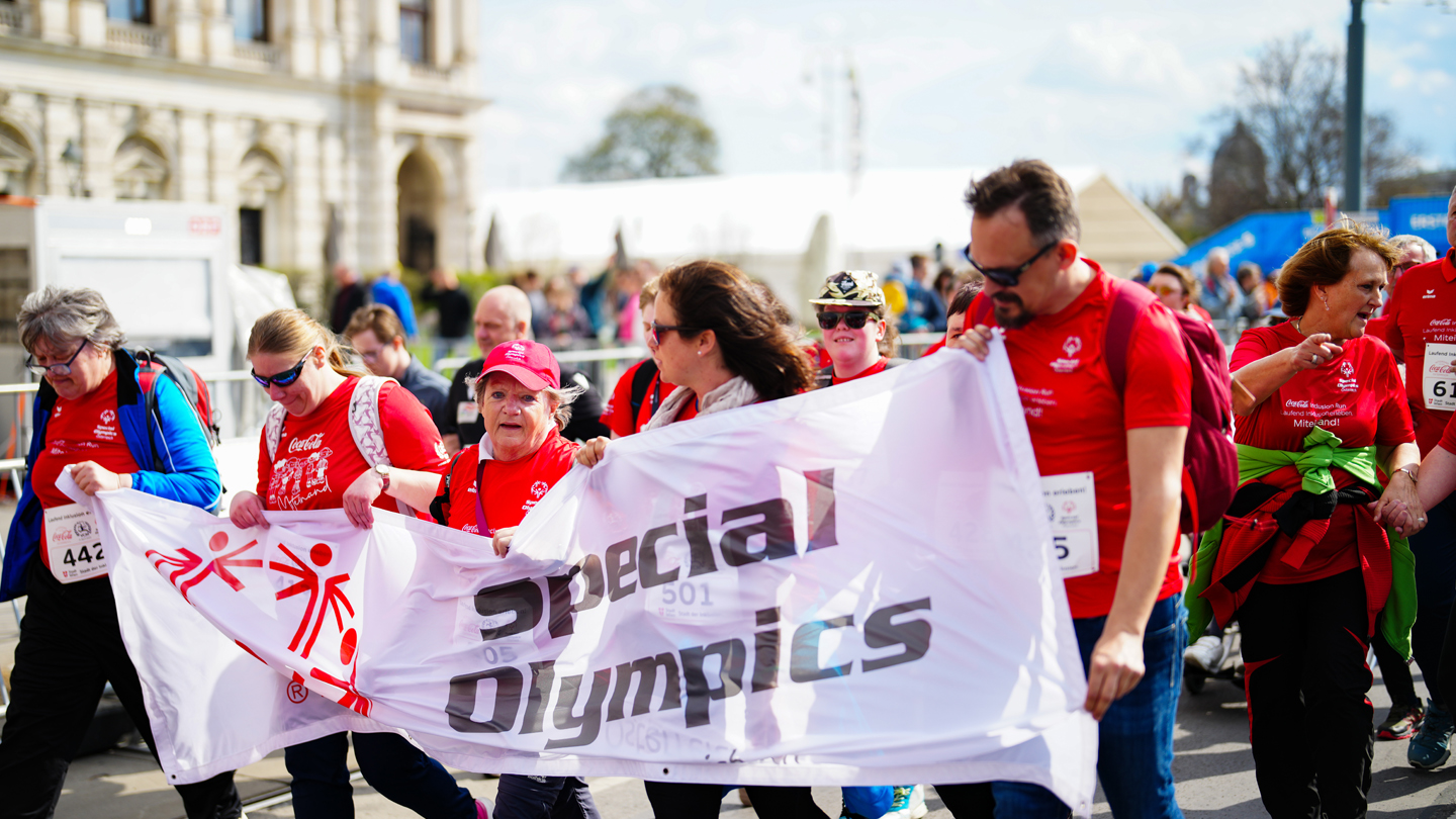 Teilnehmer:innen des Inclusion Runs 2025