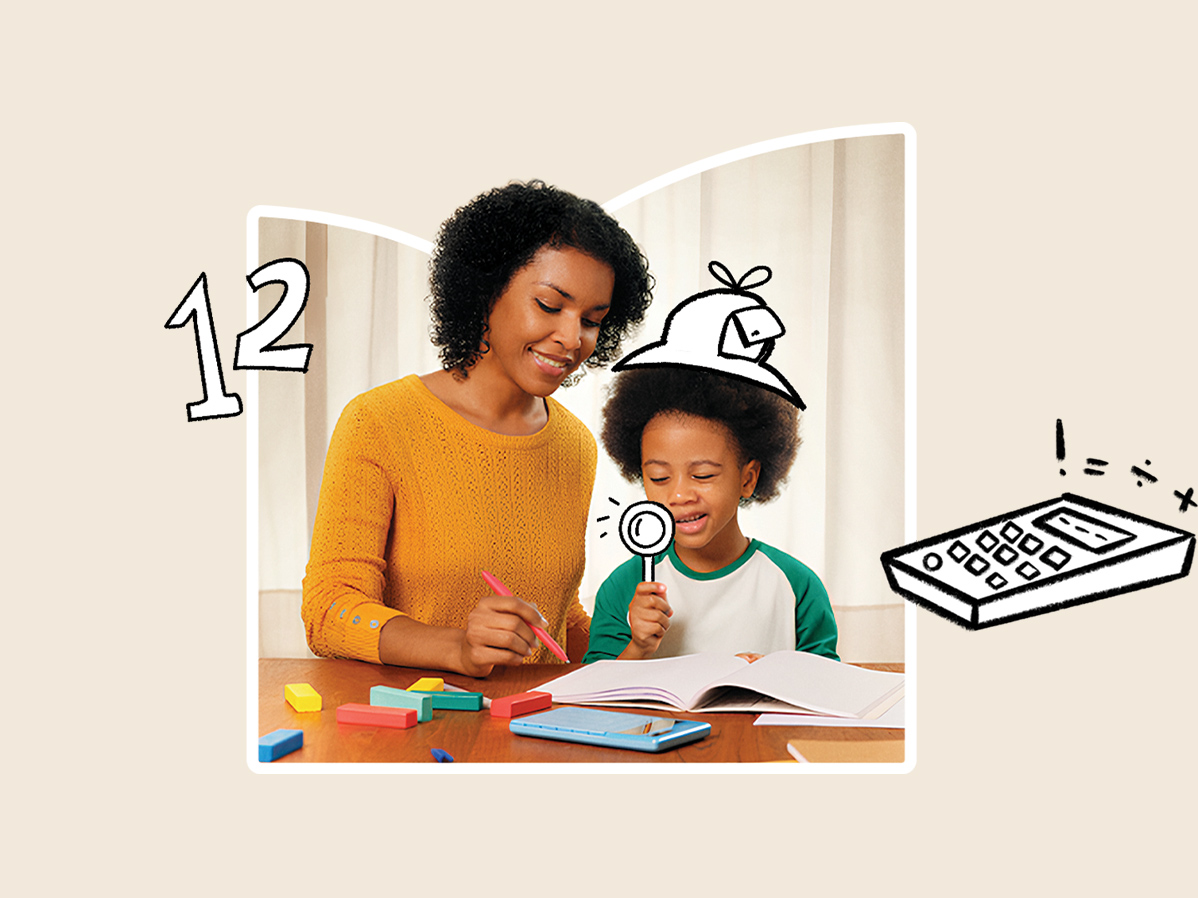 Mulher segurando lápis com criança ao lado, rabiscos de chapéu de detetive e calculadora em desenho