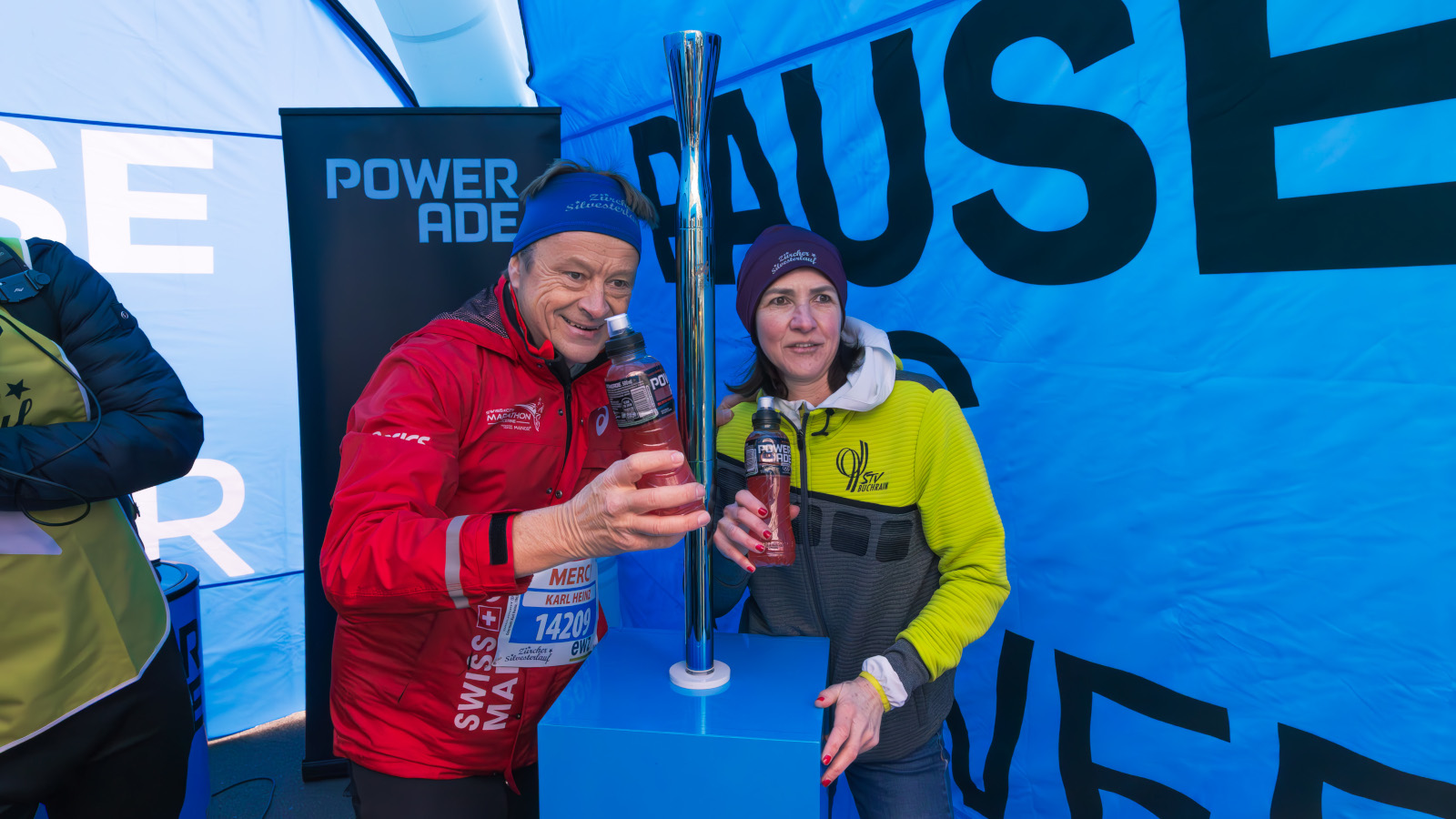 Olympische Fackel am Zürcher Silvesterlauf