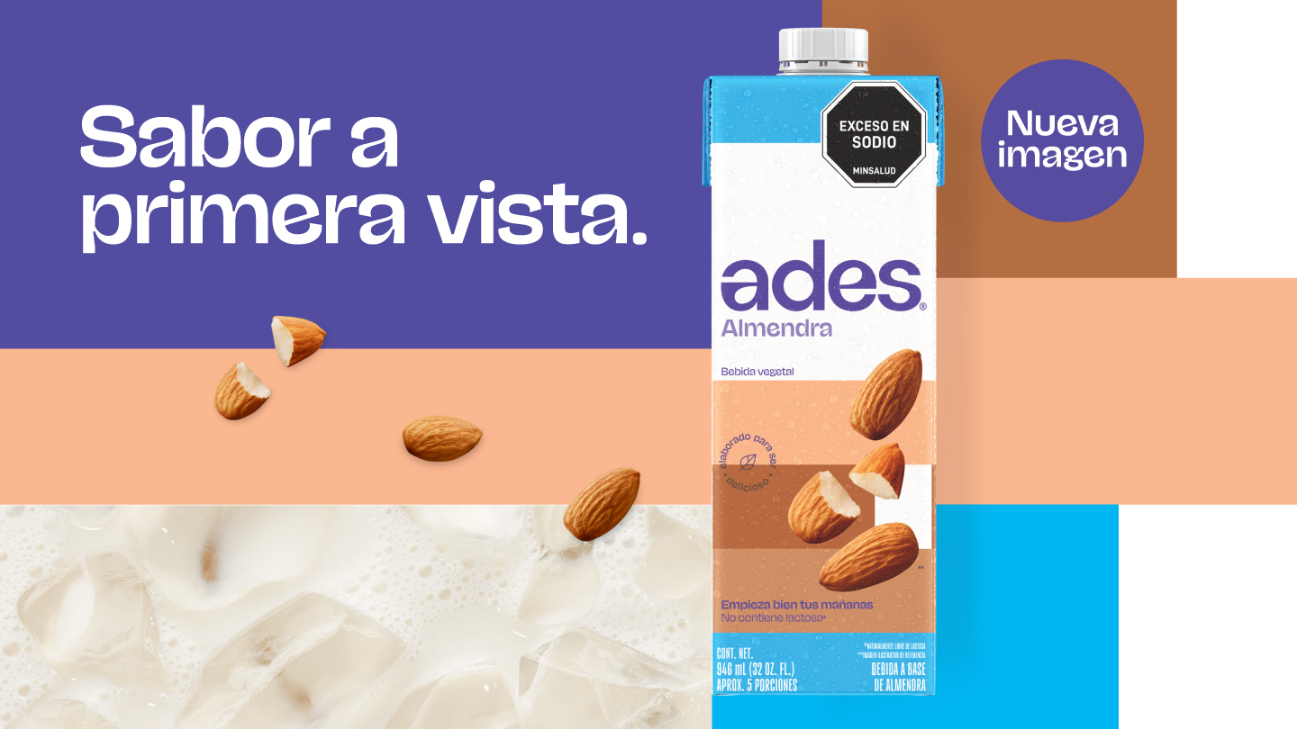 Tres botellas Ades semillas. Botella de litro Ades sabor Coco. Botella de litro Ades sabor Almendra con Estevia. Botella de litro Ades sabor Vainilla.