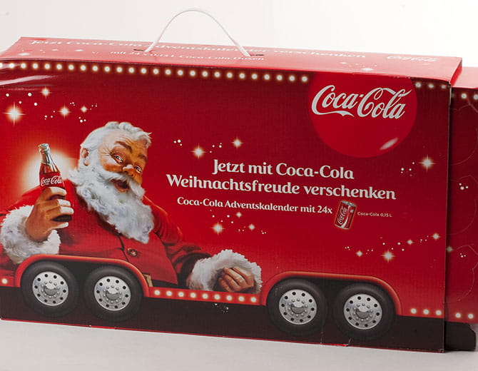 LKW mit Weihnachtsmann und Coca‑Cola‑Logo