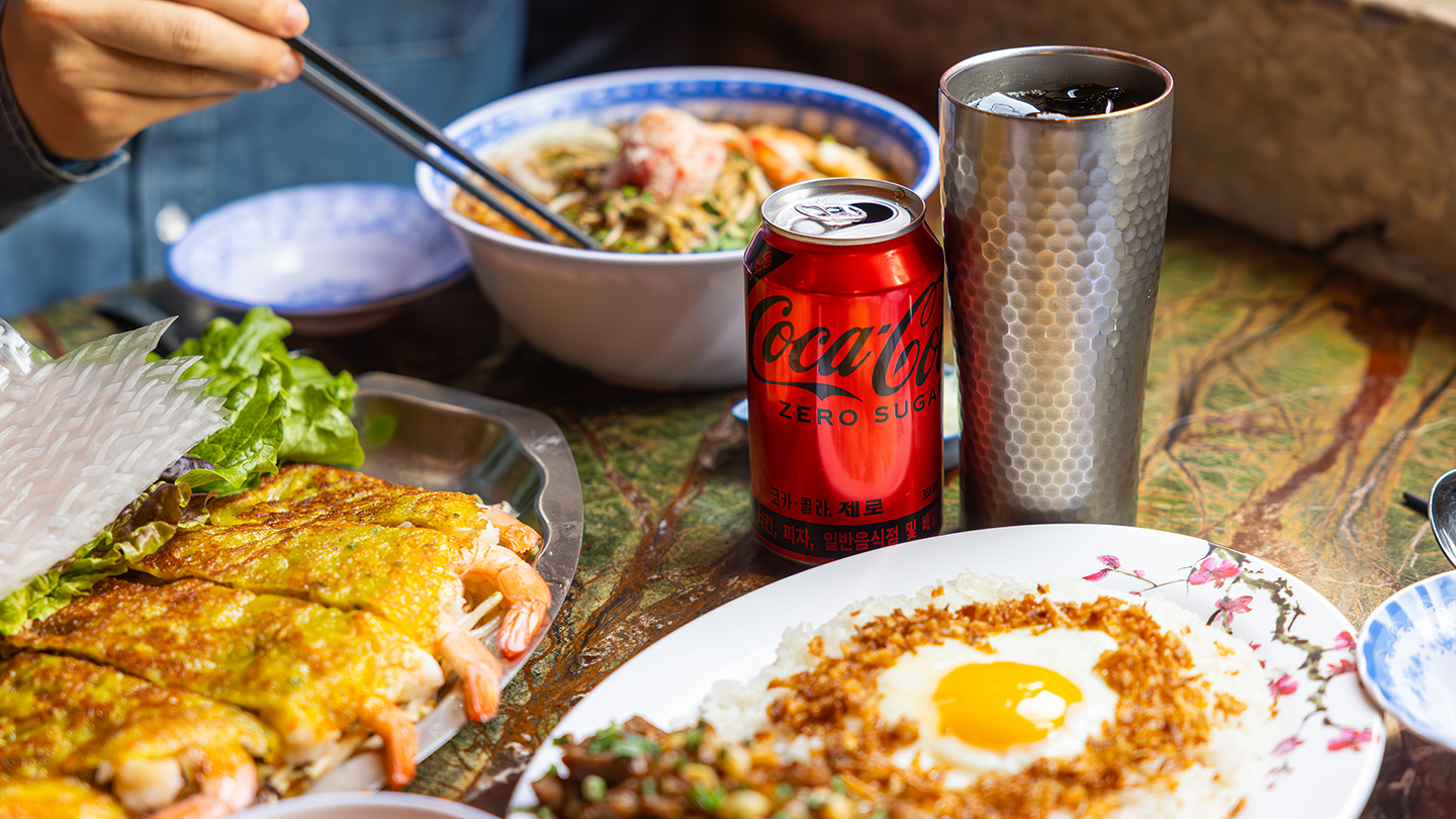 을지깐깐의 대표 메뉴들과 코카-콜라 제로