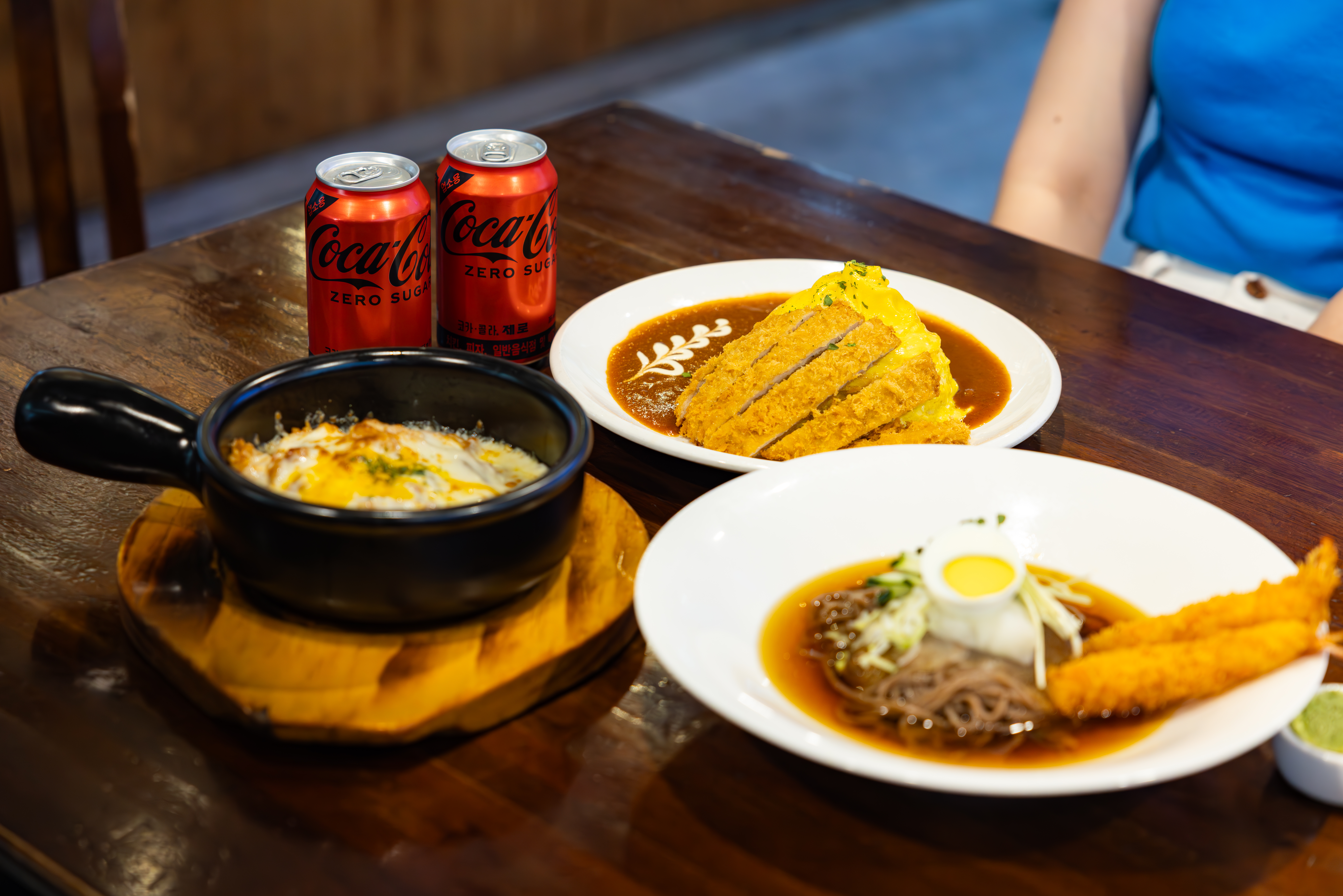 ‘후레쉬빌’의 대표 메뉴들과 코카-콜라 제로