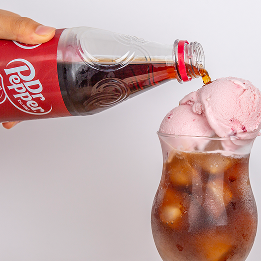 닥터페퍼로 만든 아이스크림 플로트 사진