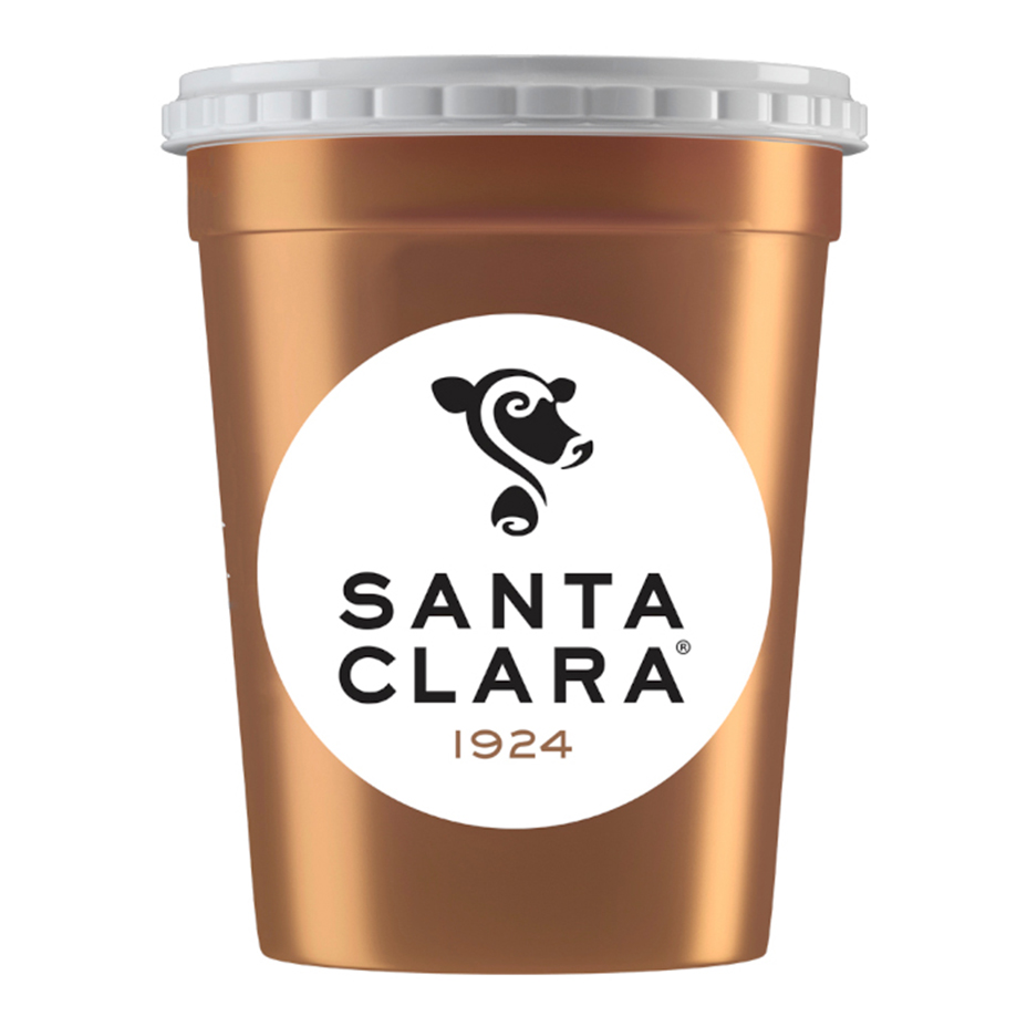 Envase de helado marca Santa Clara en color cobre, con un logotipo minimalista y el año '1924'.