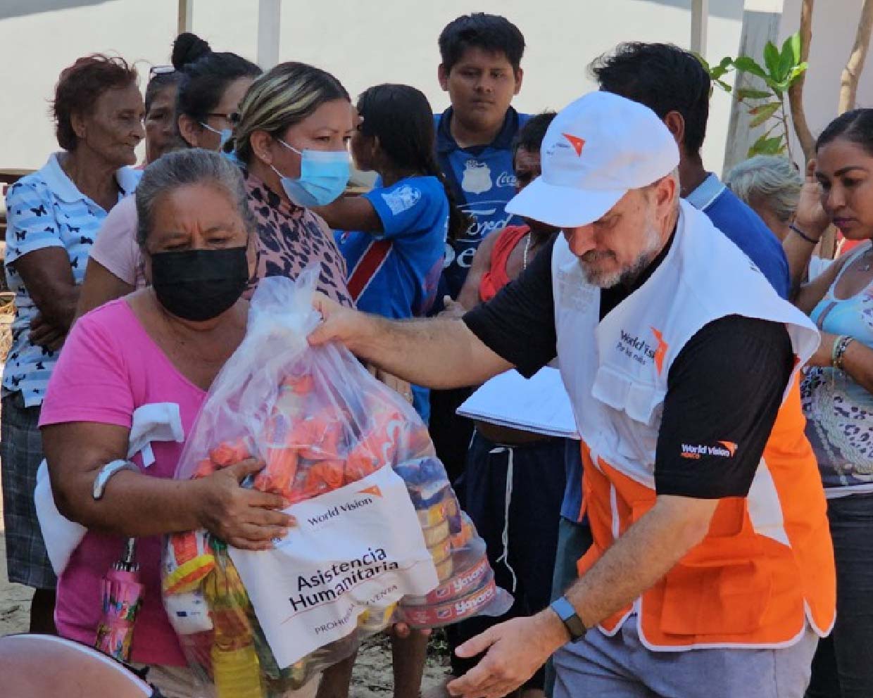 Ayuda en Huracán Otis.