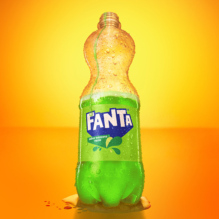 Botella de Fanta sabor Manzana Verde